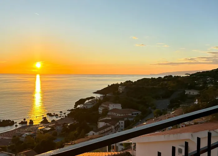 Modern Sea View Villa- Private Garden&beach Access Villa *