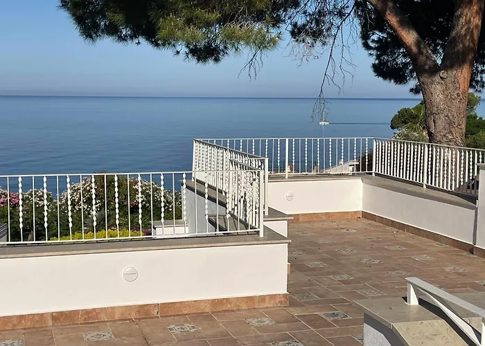Modern Sea View Villa- Private Garden&beach Access * Scalea