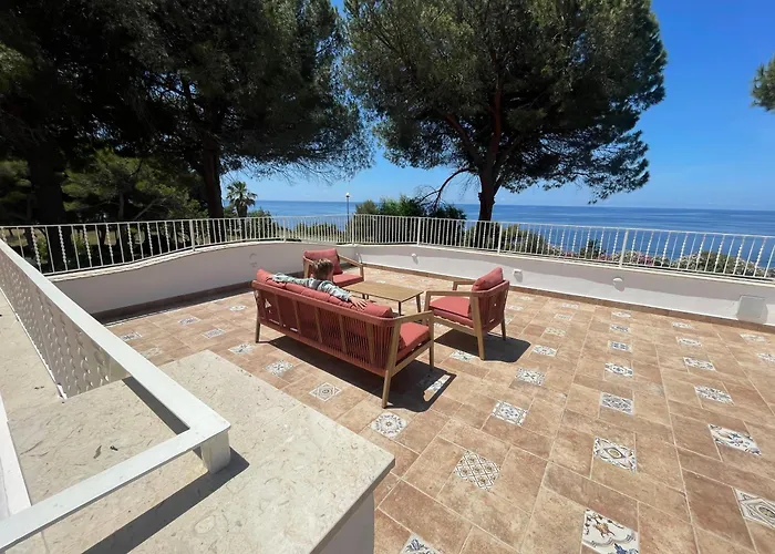 Modern Sea View Villa- Private Garden&beach Access * Scalea