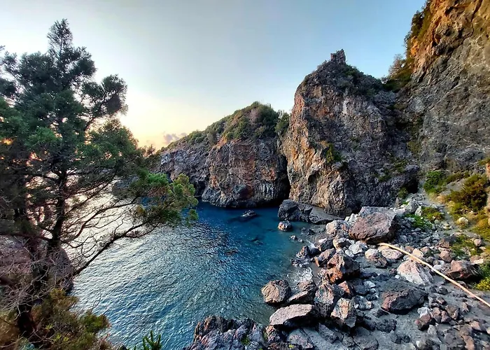 Modern Sea View Villa- Private Garden&beach Access