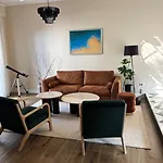 Modern Sea View Villa- Private Garden&beach Access *
