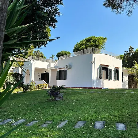 Modern Sea View Villa- Private Garden&beach Access Scalea