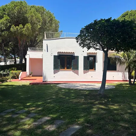 Modern Sea View Villa- Private Garden&beach Access 빌라 스칼레아