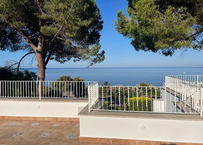 Modern Sea View Villa- Private Garden&beach Access Villa